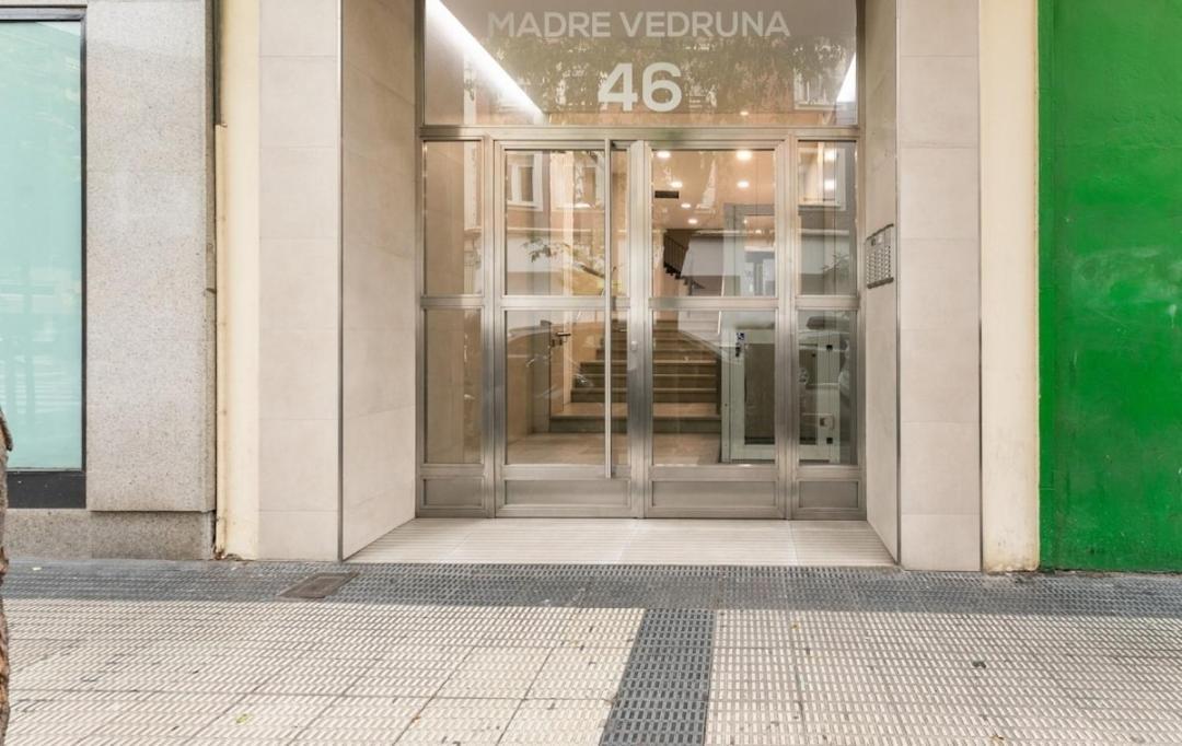 Urban Vedruna Saragoça Exterior foto