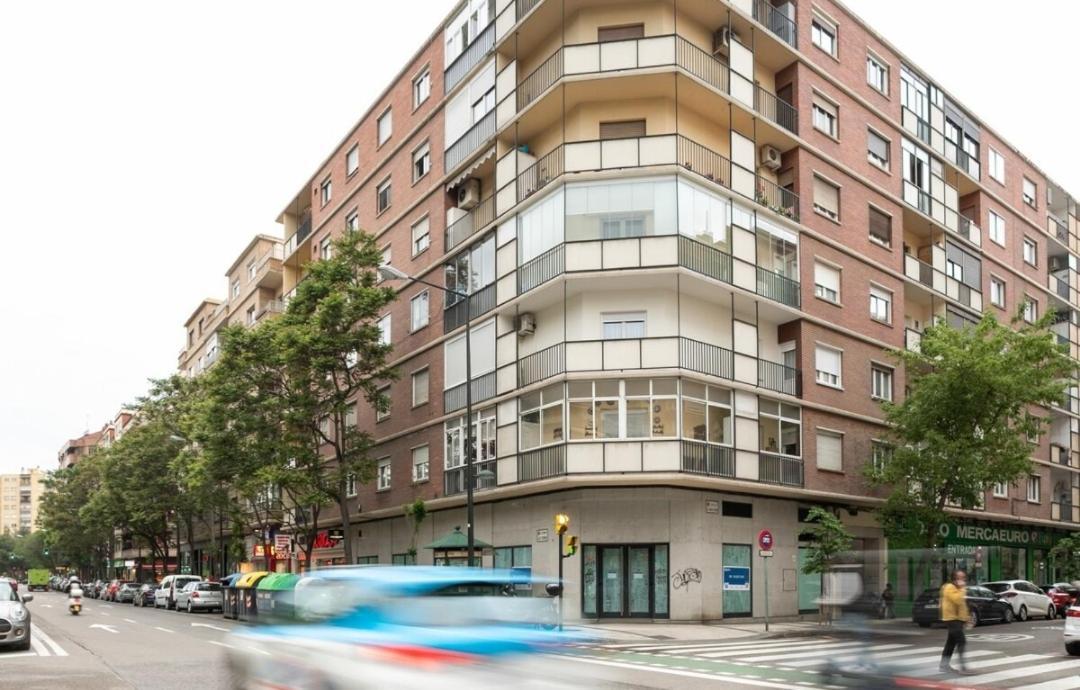 Urban Vedruna Saragoça Exterior foto